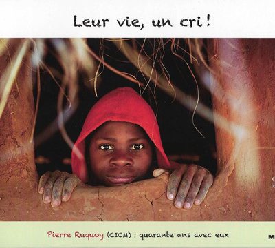 LEUR VIE UN CRI