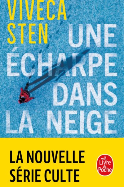 UNE ECHARPE DANS LA NEIGE