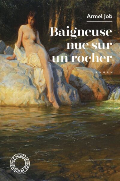 BAIGNEUSE NUE SUR UN ROCHER