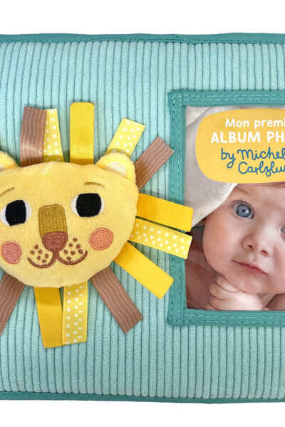 MON PREMIER ALBUM PHOTO EN TISSU BY MICHELLE CARLSLUND