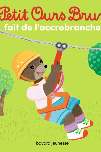 PETIT OURS BRUN FAIT DE L'ACCROBRANCHE